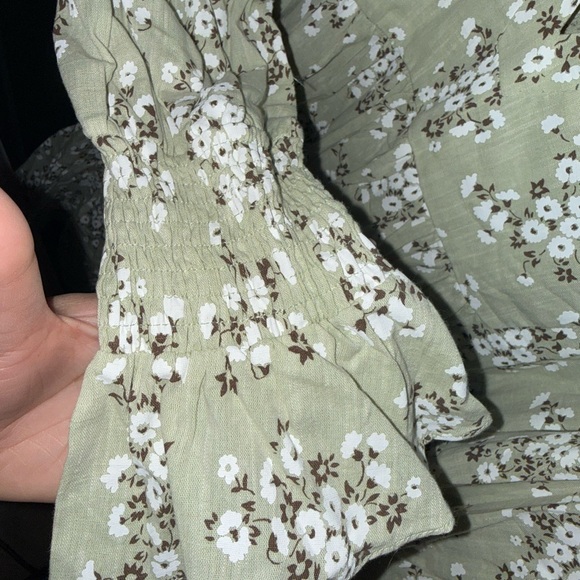 Pomander Place Floral Long Sleeve Dress in Light Green - Picture 6 of 8